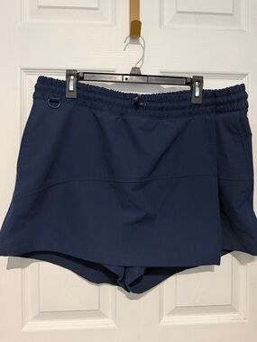 Women’s Navy Athletic Skort with Built-In Shorts. Size XL.